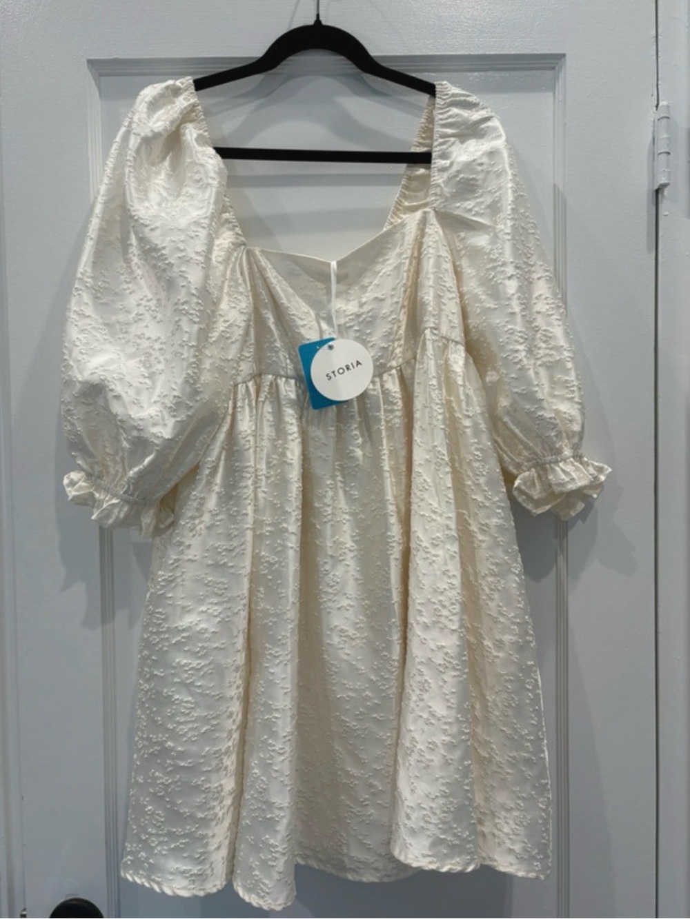 Storia Cream Textured Puff-Sleeve Mini Dress NWT